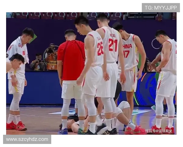 男篮首节失利防守进攻全面崩溃