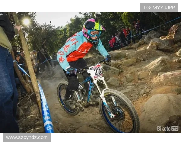 球场打滑狂欢前十五分钟